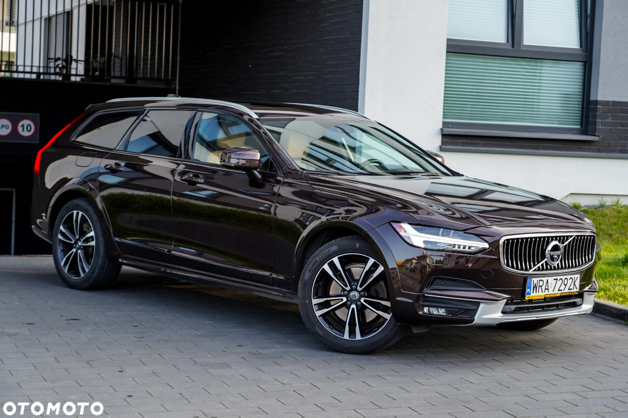 Volvo V90 Cross Country T6 AWD Pro - 4
