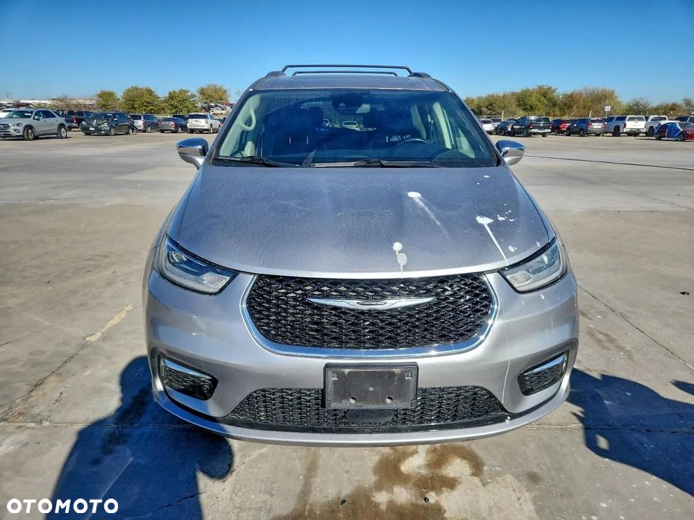 Chrysler Pacifica - 5