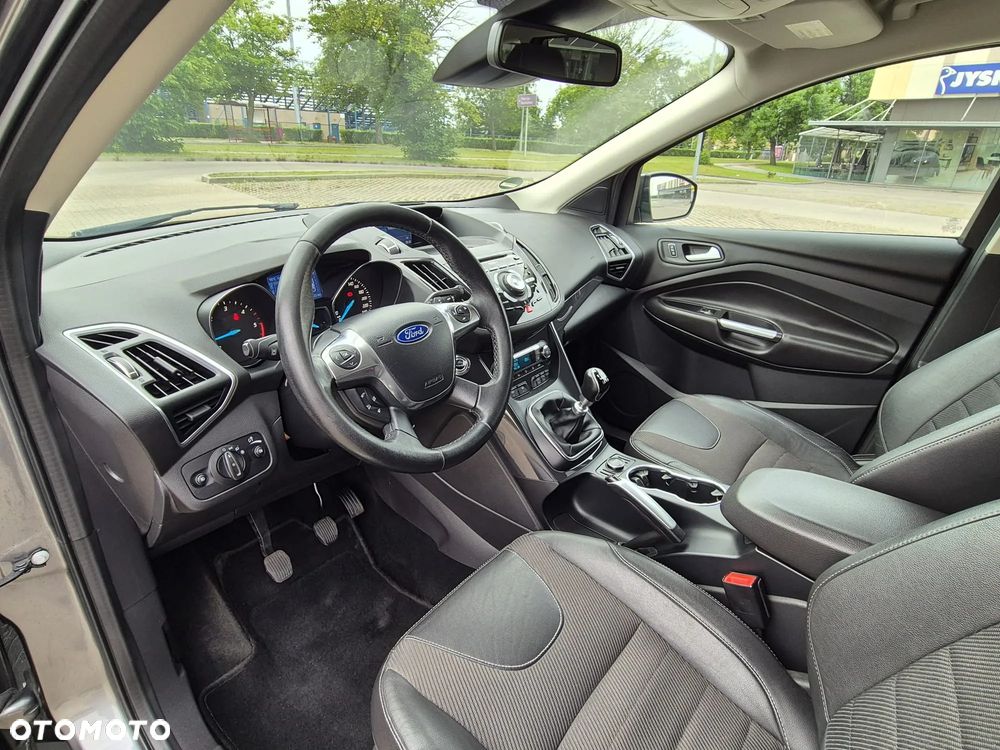 Ford Kuga 2.0 TDCi 4x4 Titanium - 26