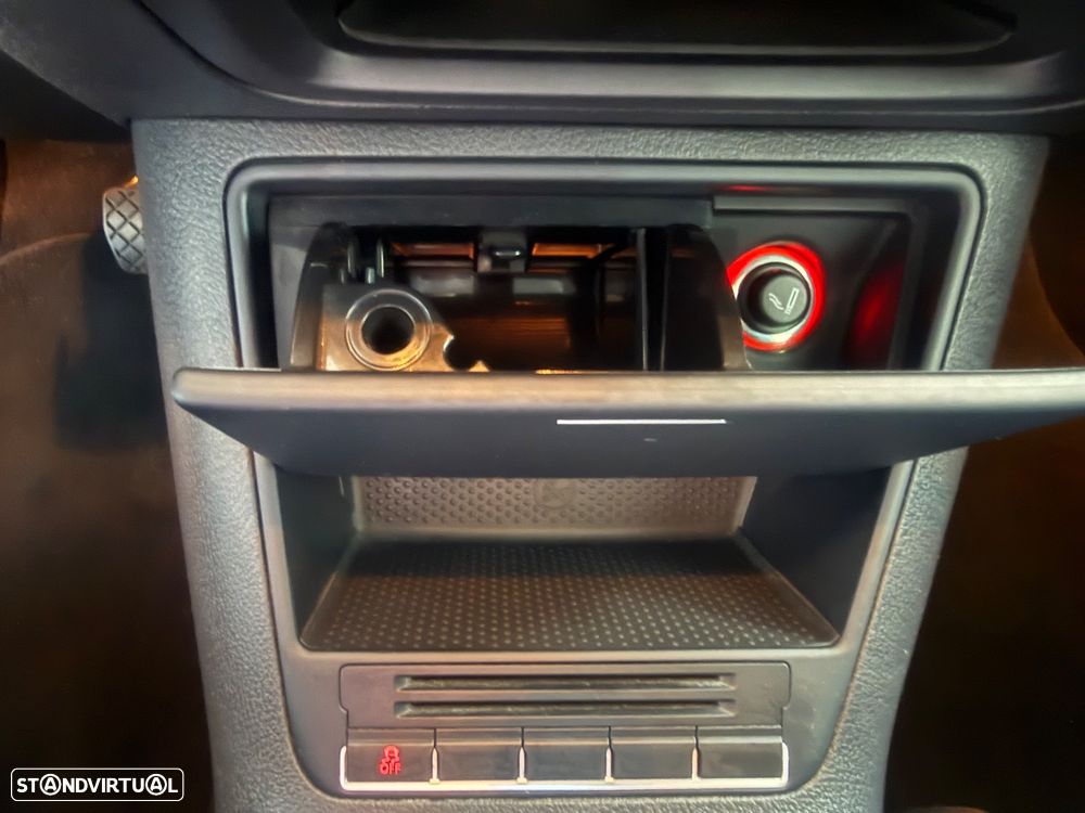 VW Golf Plus 1.6 TDi Highline - 29