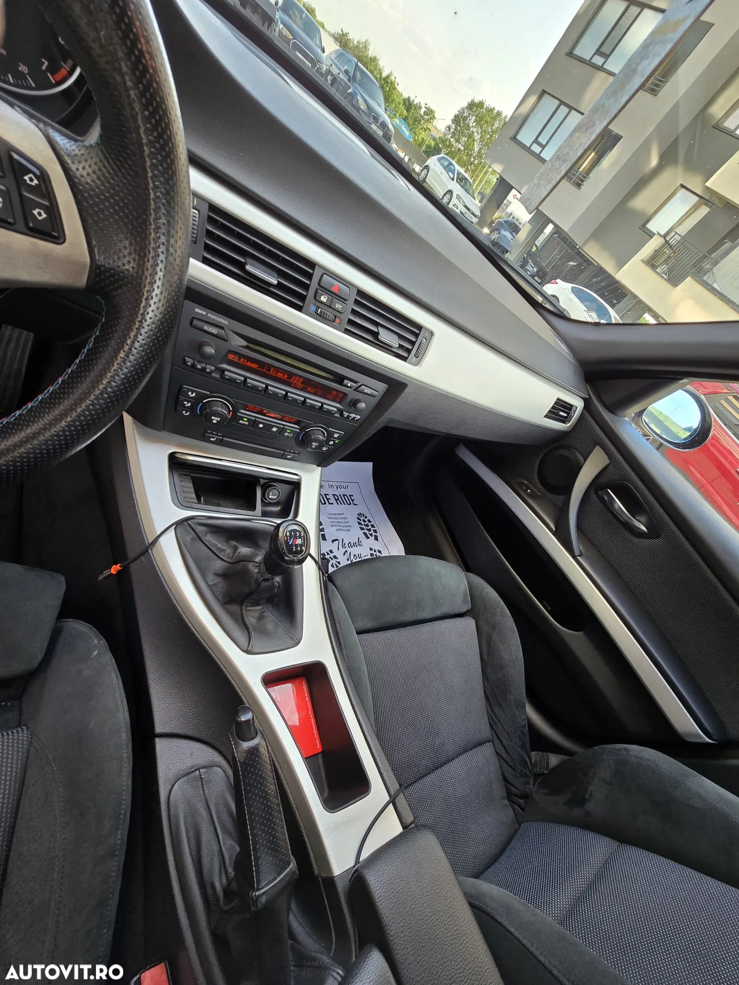 BMW Seria 3 318i Touring - 11