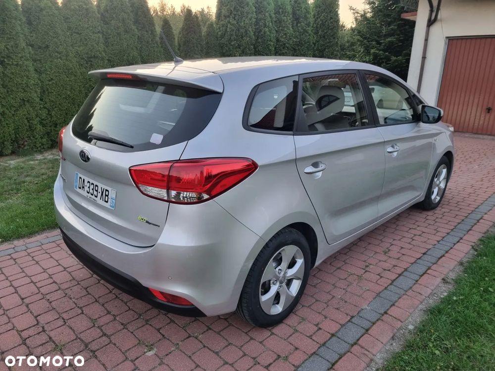 Kia Carens 1.7 CRDi M 7os - 11