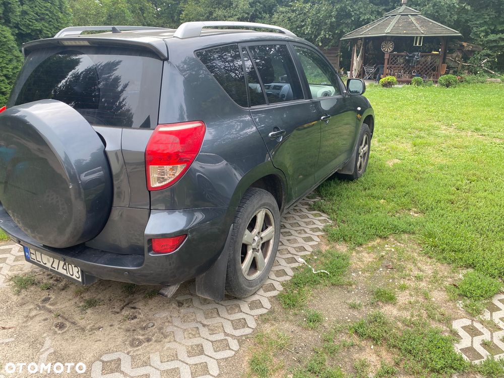 Toyota RAV4 - 4