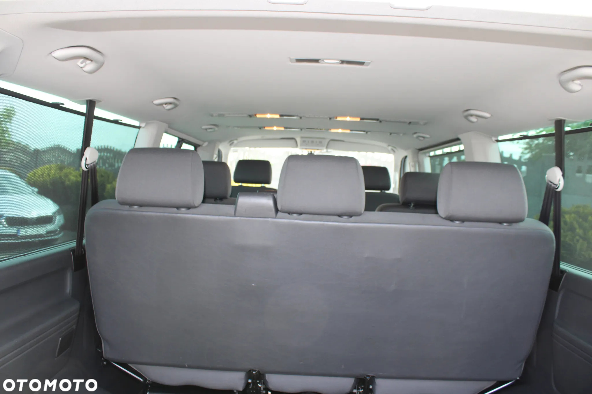 Volkswagen Caravelle - 33