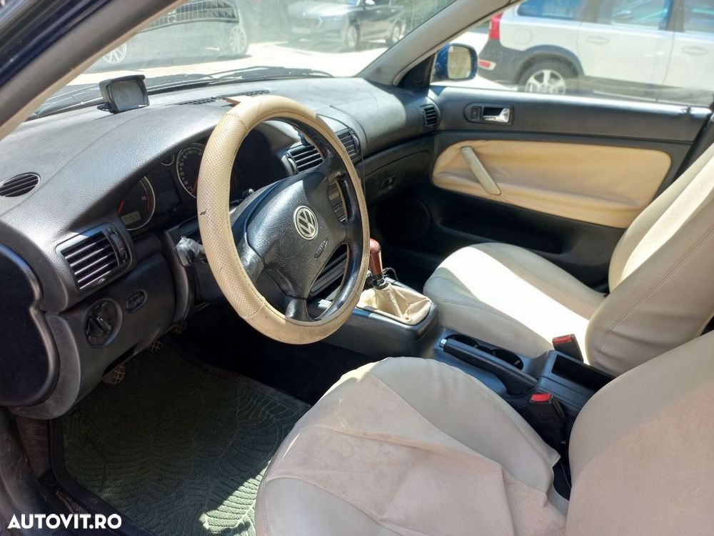 Volkswagen Passat 1.9TDI Highline - 5