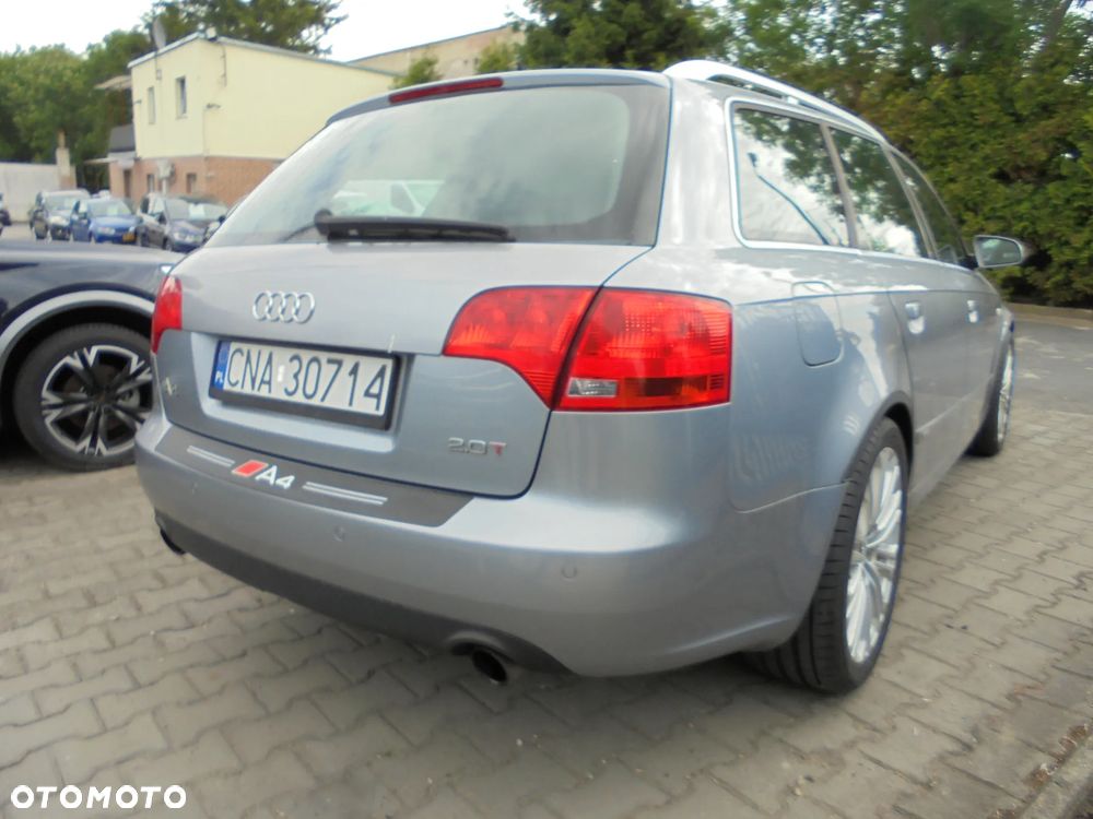 Audi A4 Avant 2.0 T FSI - 32