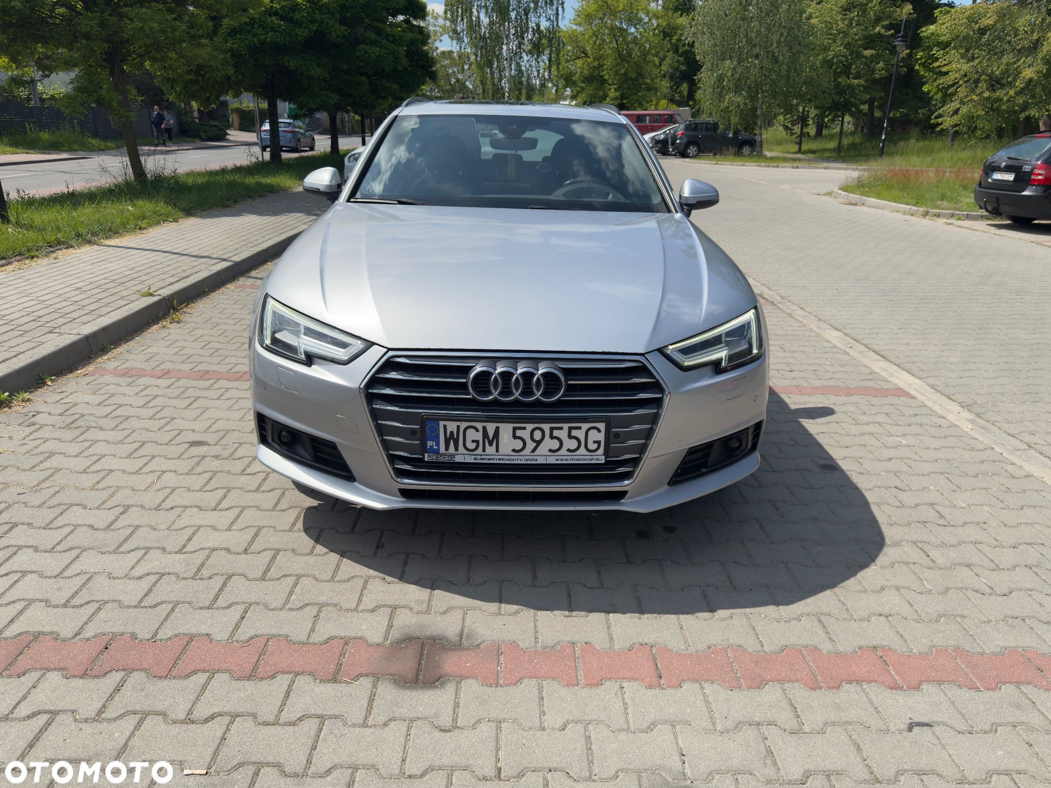 Audi A4 - 1
