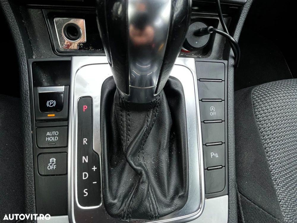 Volkswagen Passat Variant 2.0 TDI DSG BlueMotion Technology Comfortline - 16