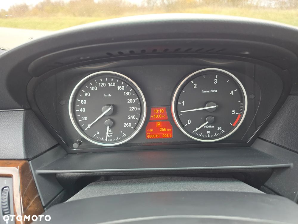 BMW Seria 5 530d xDrive - 10