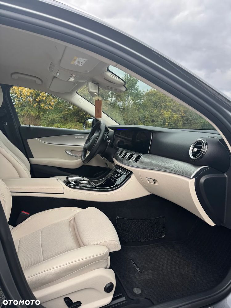 Mercedes-Benz Klasa E 200 d T 9G-TRONIC Exclusive - 6