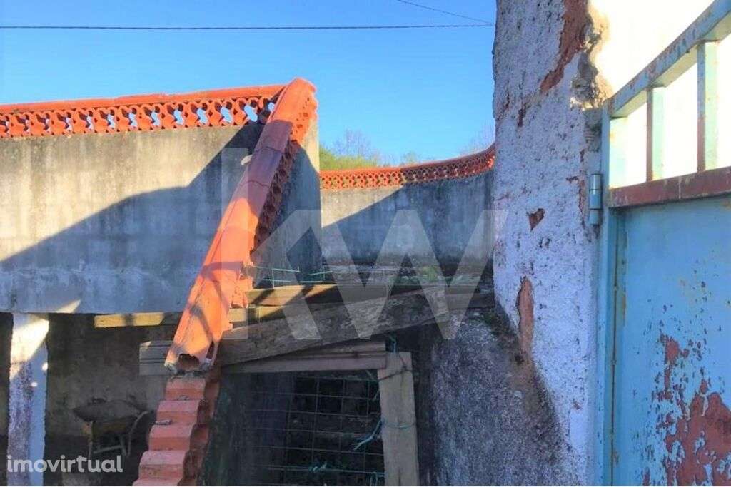 Moradia T2 para recuperar em Semide, Miranda do Corvo - Grande imagem: 5/23