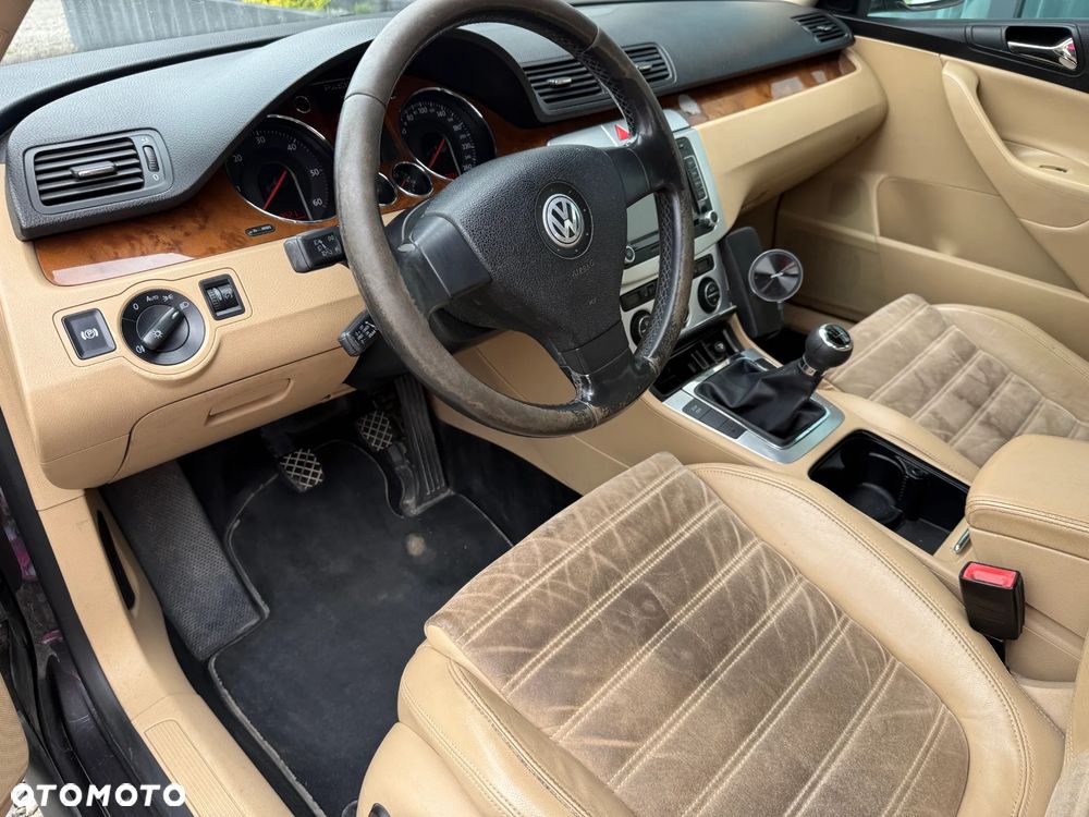 Volkswagen Passat 2.0 TDI DPF Highline - 21