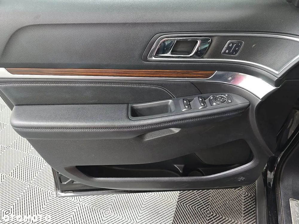 Ford Explorer - 10