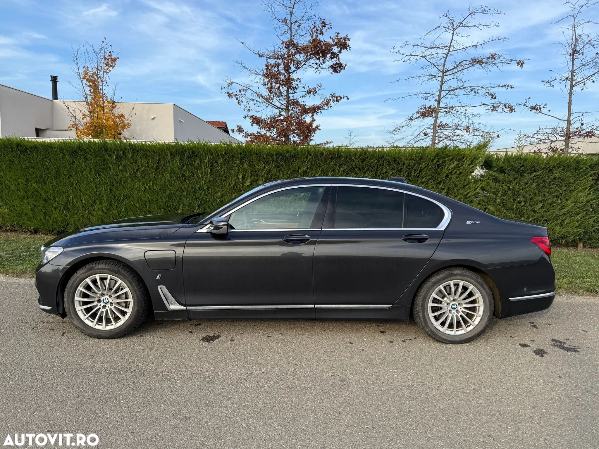 BMW Seria 7 740e iPerformance - 25