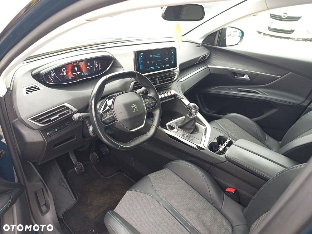 Peugeot 3008 1.5 BlueHDi Allure S&S - 18