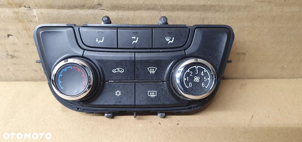 Panel nawiewu klimatyzacji klimy Opel Zafira C 13429876 - 1