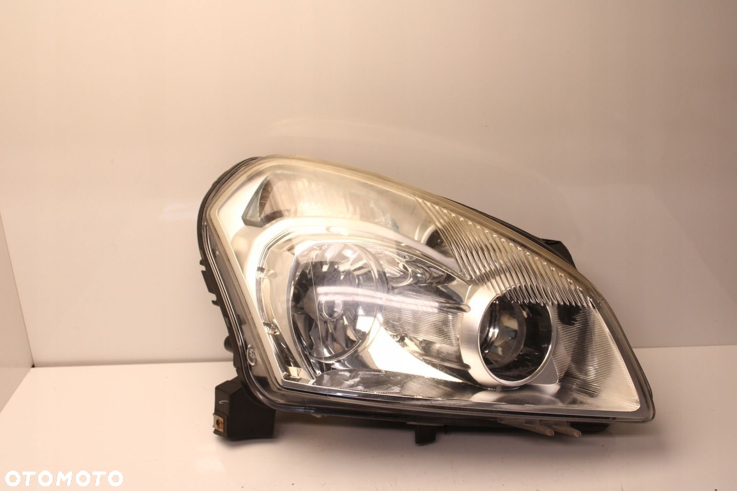 NISSAN QASHQAI J10 2006R- REFLEKTOR PRAWY LAMPA PRAWA PRZEDNIA PRZÓD XENON - 1