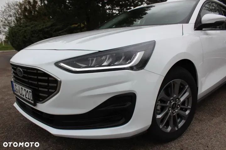 Ford Focus 1.0 EcoBoost Hybrid TITANIUM X - 2