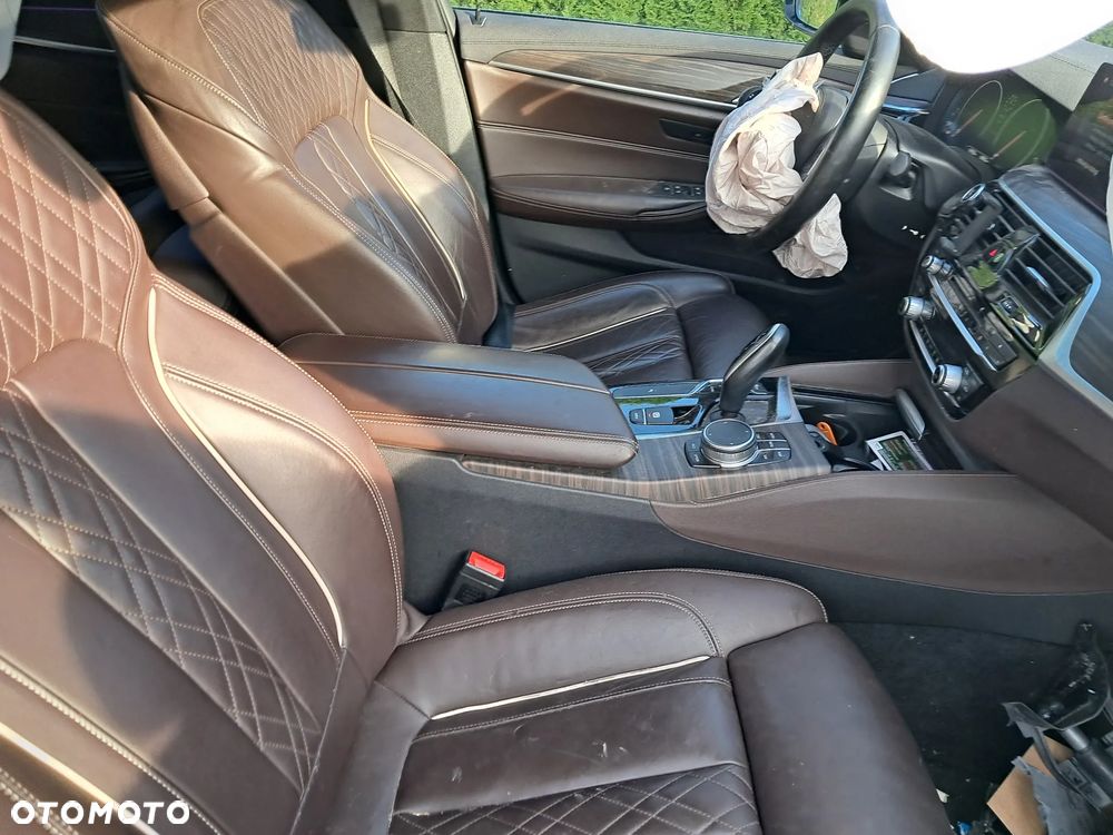 BMW Seria 5 520d Luxury Line - 9