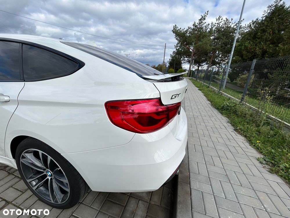 BMW Seria 3 318d M Sport - 13
