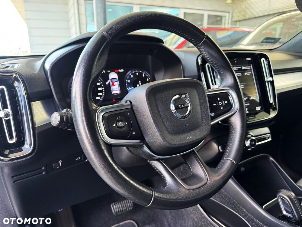 Volvo XC 40 T3 Momentum - 8