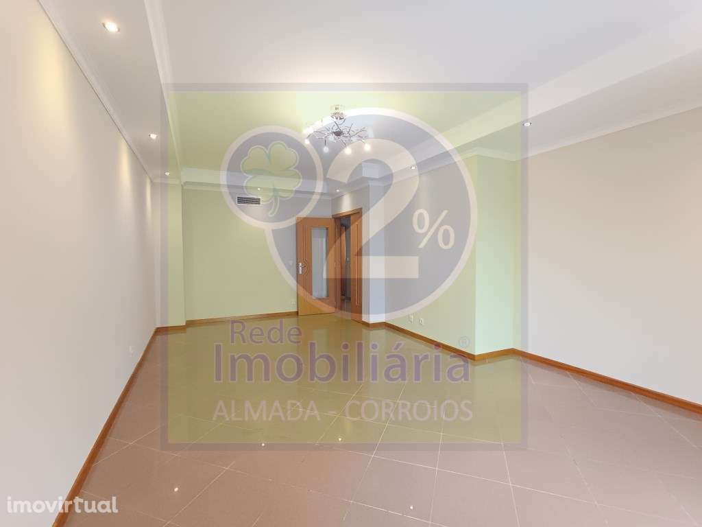 T2, arrecadação e parqueamento - Grande imagem: 2/14