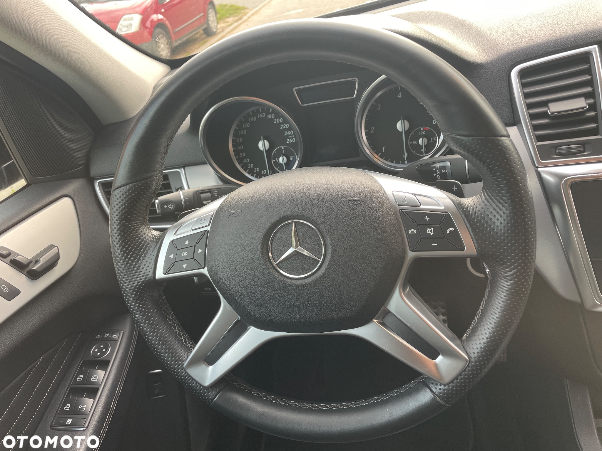 Mercedes-Benz ML 350 BlueTec 4-Matic - 15
