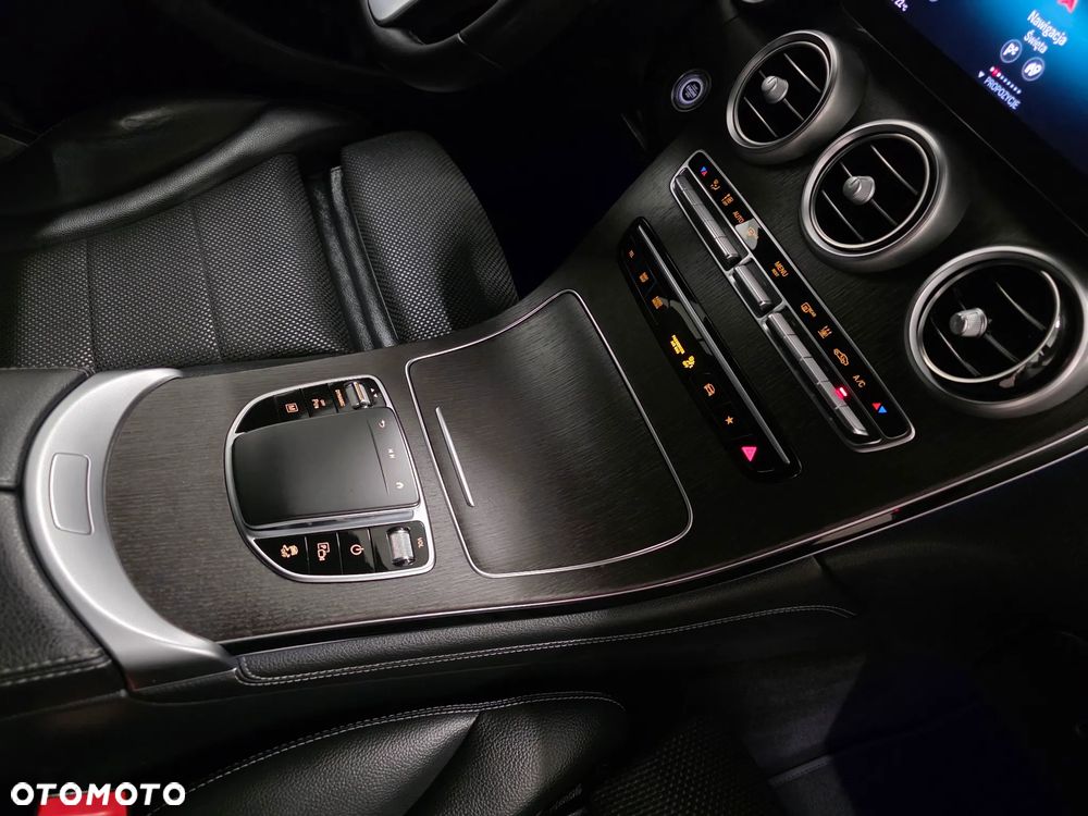 Mercedes-Benz GLC 300 de 4Matic 9G-TRONIC AMG Line Plus - 21