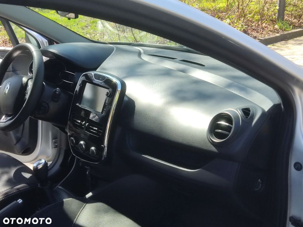 Renault Clio 1.2 16V Confort Privilege - 18