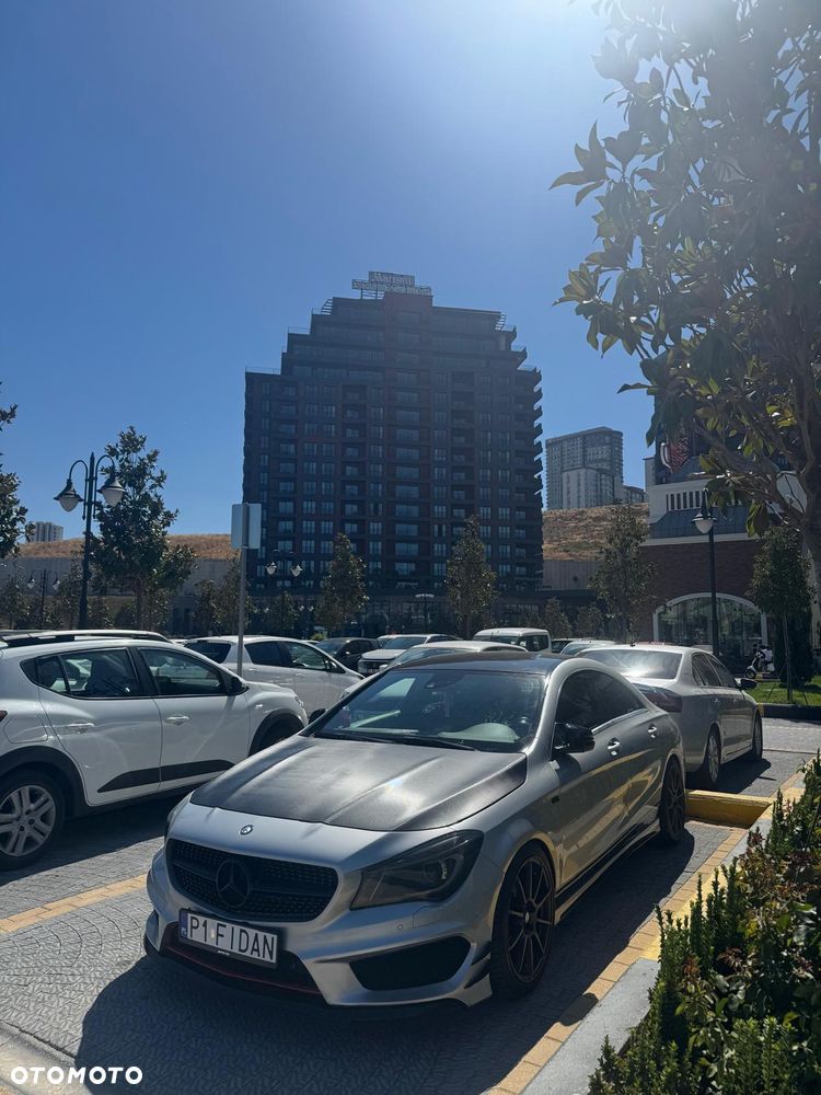 Mercedes-Benz CLA 200 7G-DCT AMG Line - 14