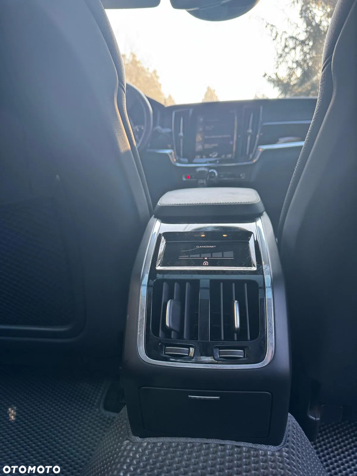 Volvo S90 - 14