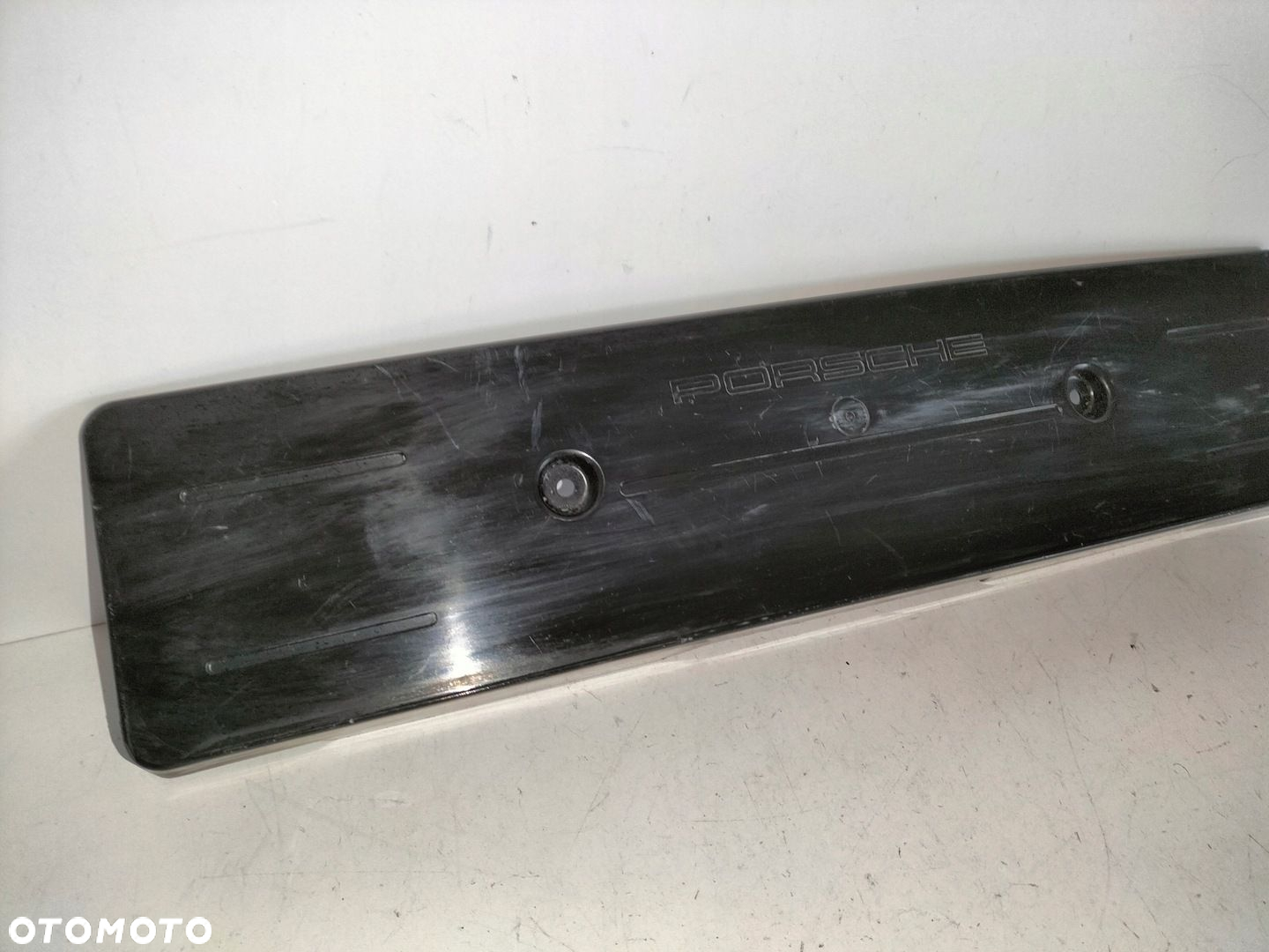 Podkładka pod tablicę rejestracyjną przód PORSCHE PANAMERA II 971 16- - 2