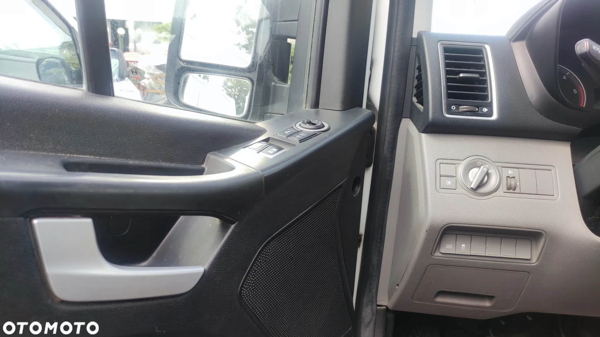 Hyundai H350 Cargo - 7