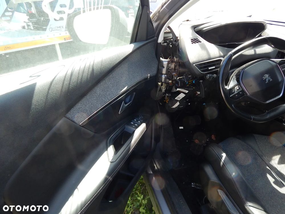 Peugeot 3008 PureTech 130 Stop & Start GPF EAT8 Allure Business-Paket - 20