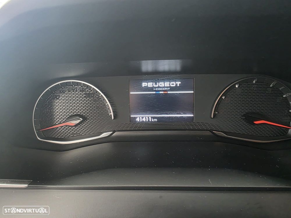 Peugeot 208 1.2 PureTech Active - 12