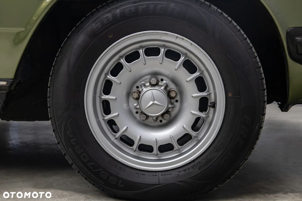 Mercedes-Benz W123 - 21