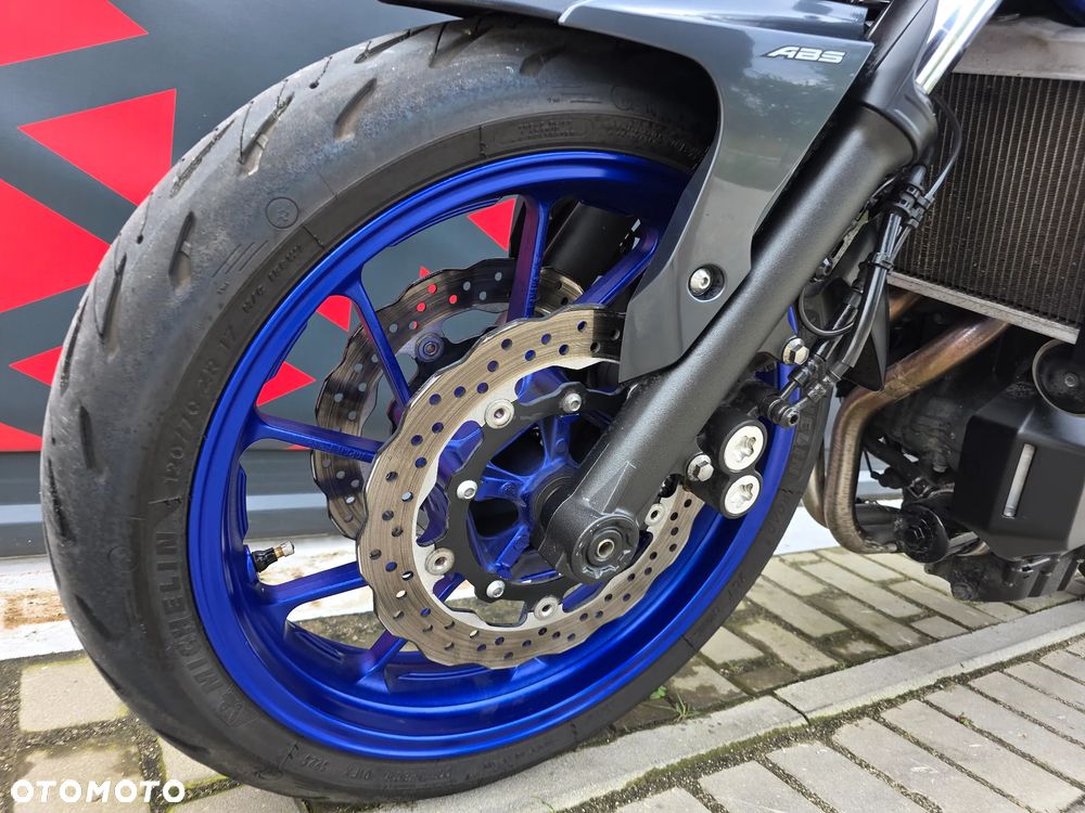 Yamaha MT - 27