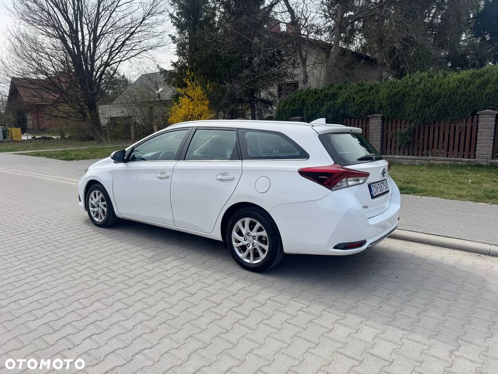 Toyota Auris - 6