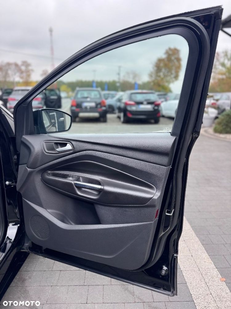 Ford Kuga - 32
