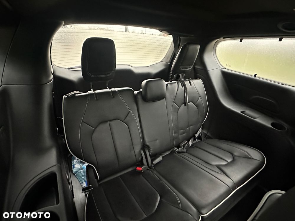 Chrysler Pacifica - 11