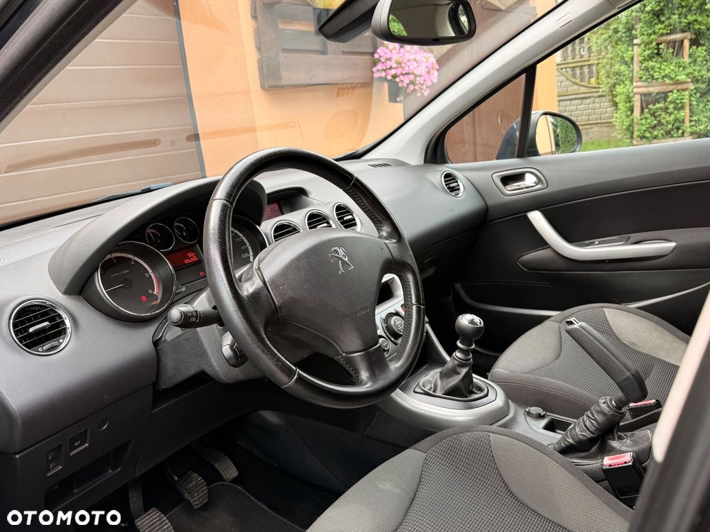 Peugeot 308 1.6 HDi Premium - 18