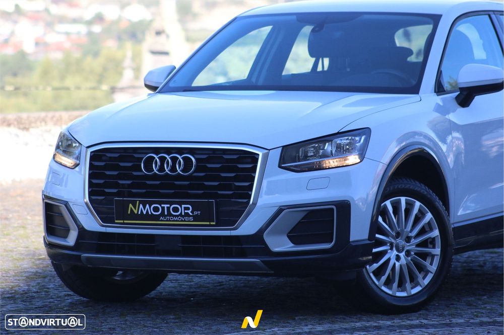 Audi Q2 1.6 TDI Design - 9