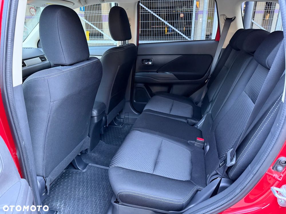 Mitsubishi Outlander 2.0 2WD Diamant - 25