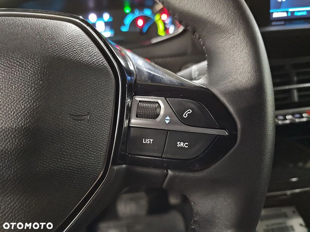 Peugeot 208 e-208 Allure - 15