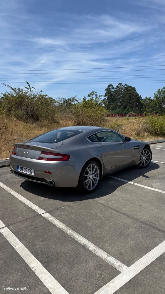 Aston Martin Vantage Coupe Sportshift - 9