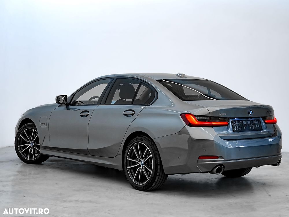 BMW Seria 3 330e xDrive AT PHEV - 12