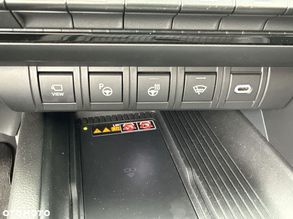 Toyota C-HR - 16