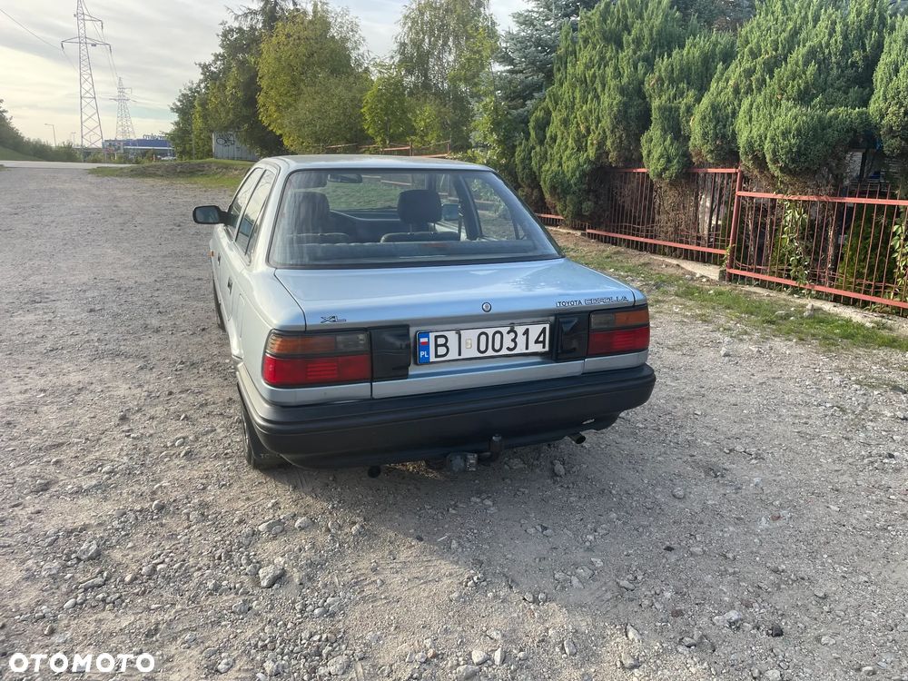 Toyota Corolla - 4