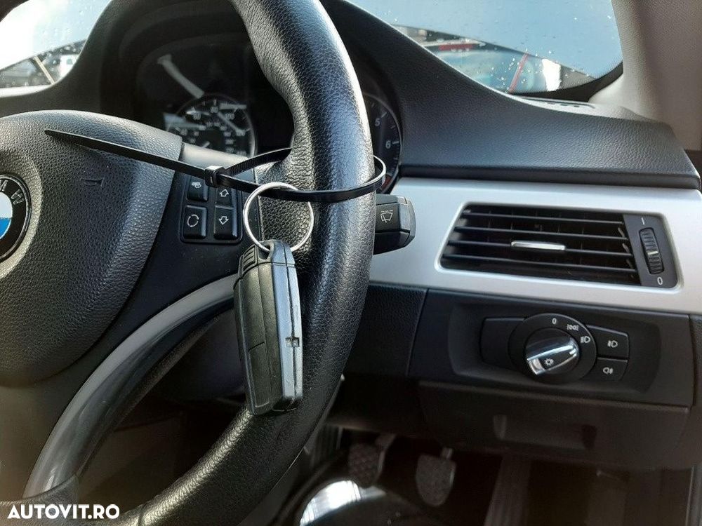 Praguri BMW E92 2009 Coupé 2.0 - 10