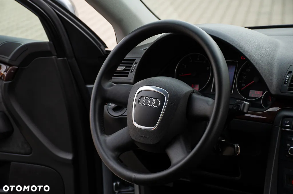 Audi A4 Avant 1.8T Quattro - 24